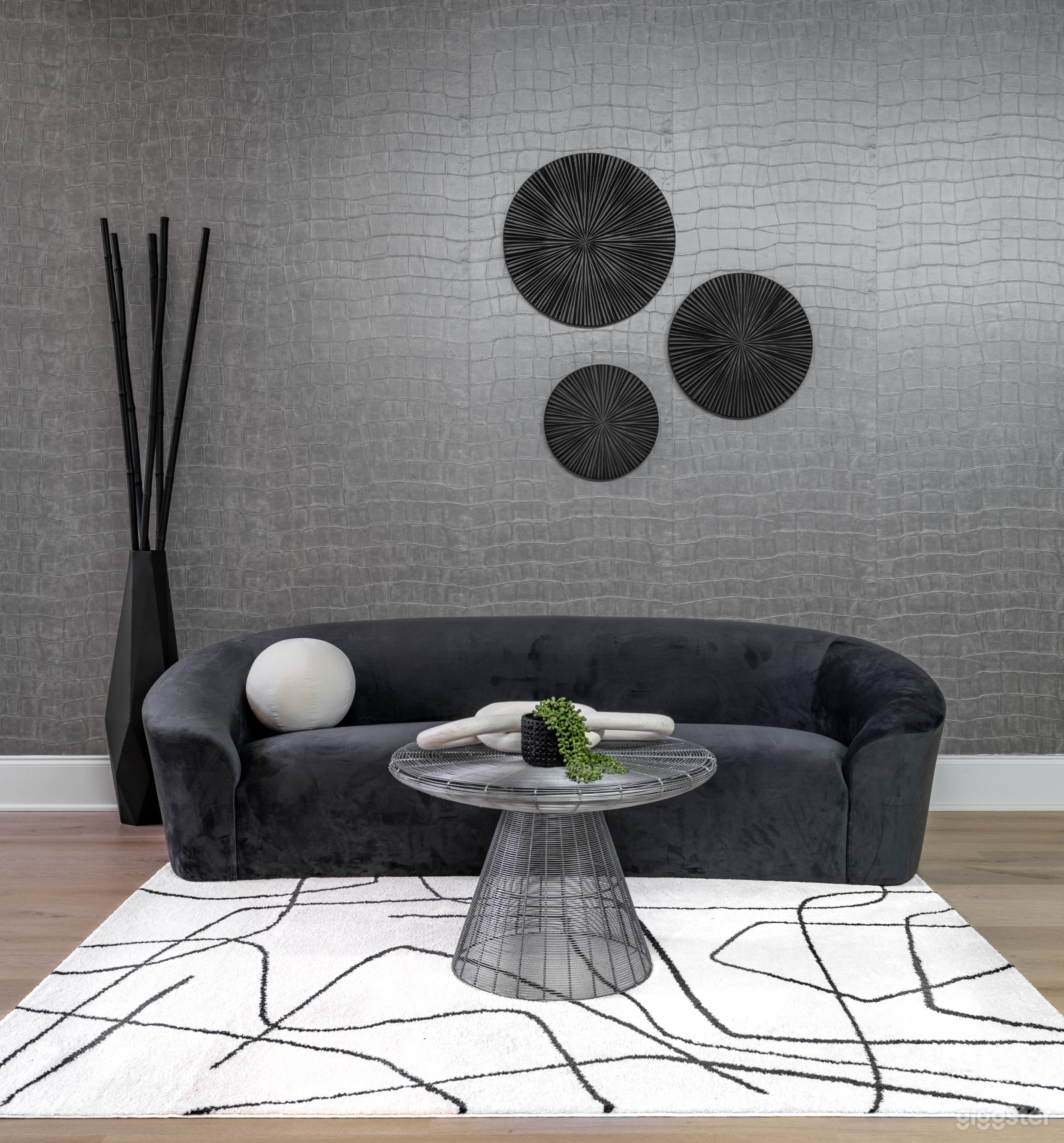 Upscale Content Studio - Meeting/Rehearsal Space Photo 3