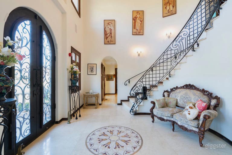  Large Foyer  
