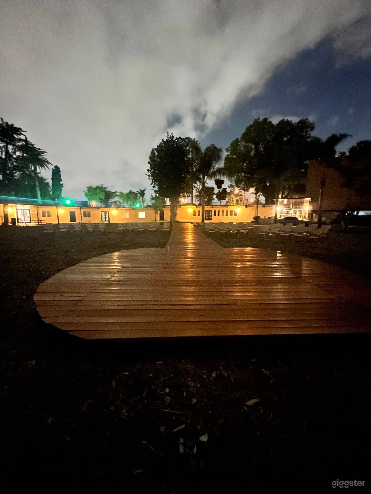 The Outdoor Deck Photo 4