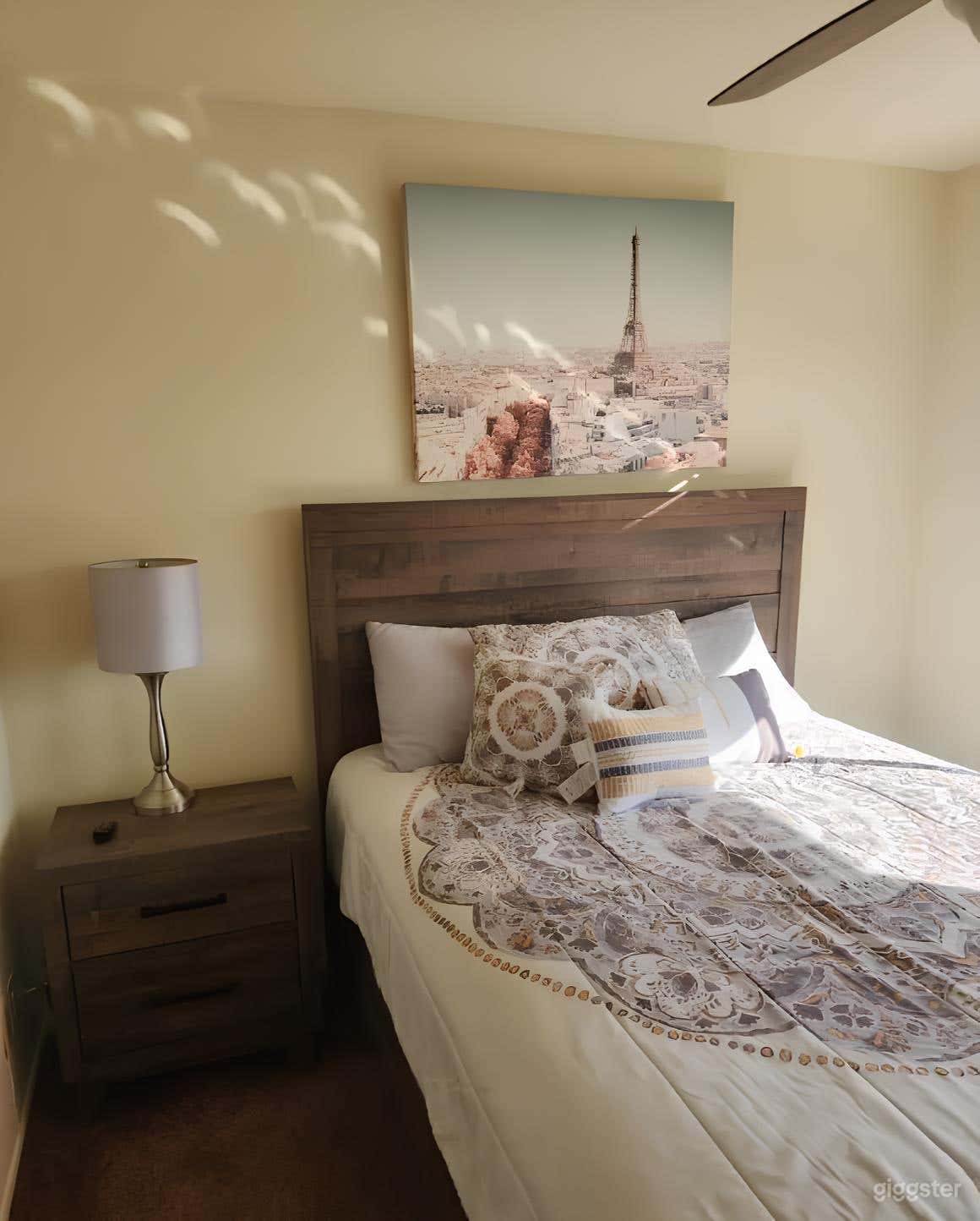 Bright Minimalist Apartment Unit Photo 2