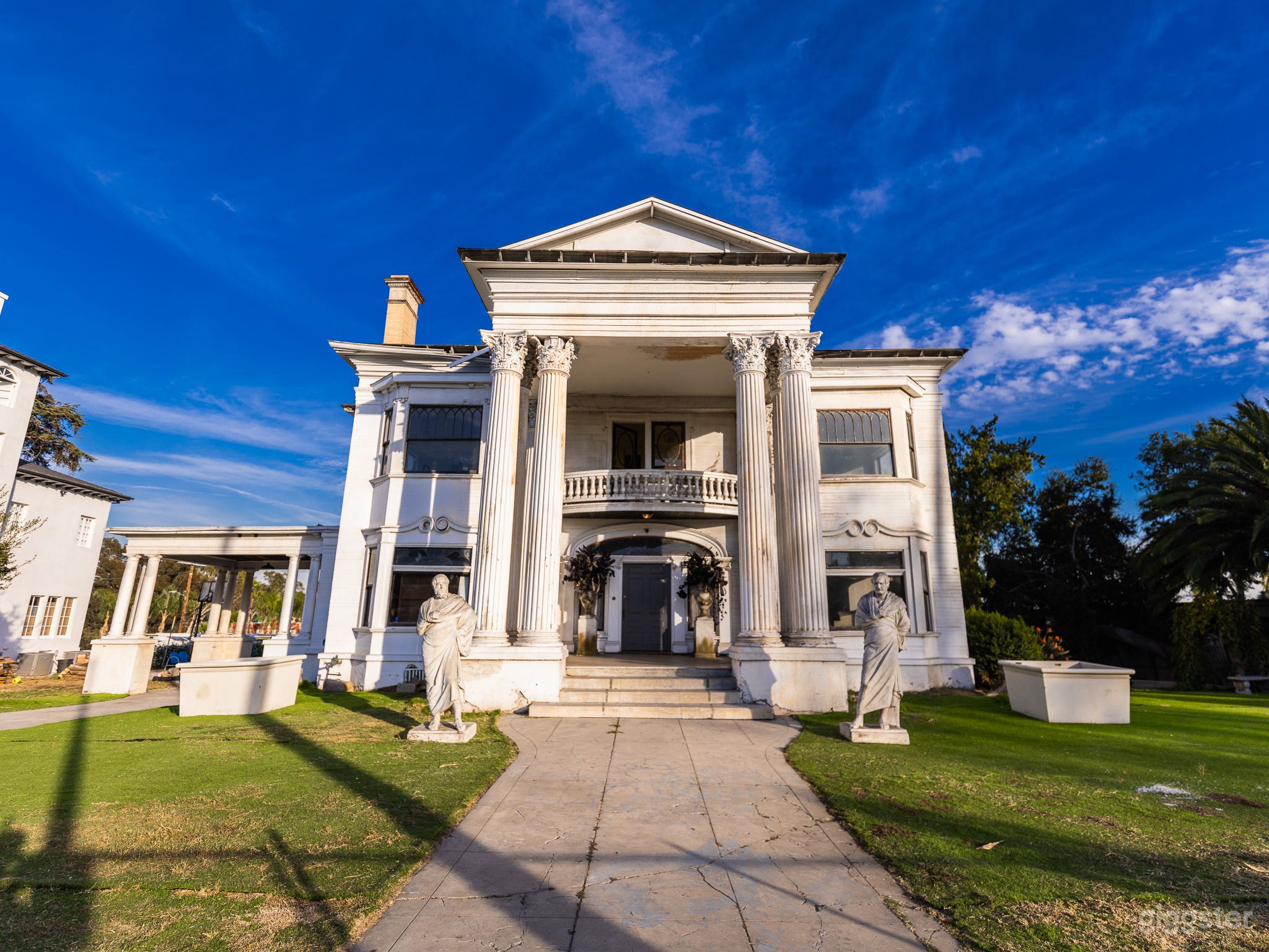 1920 ICONIC ESTATE #035 Photo 1