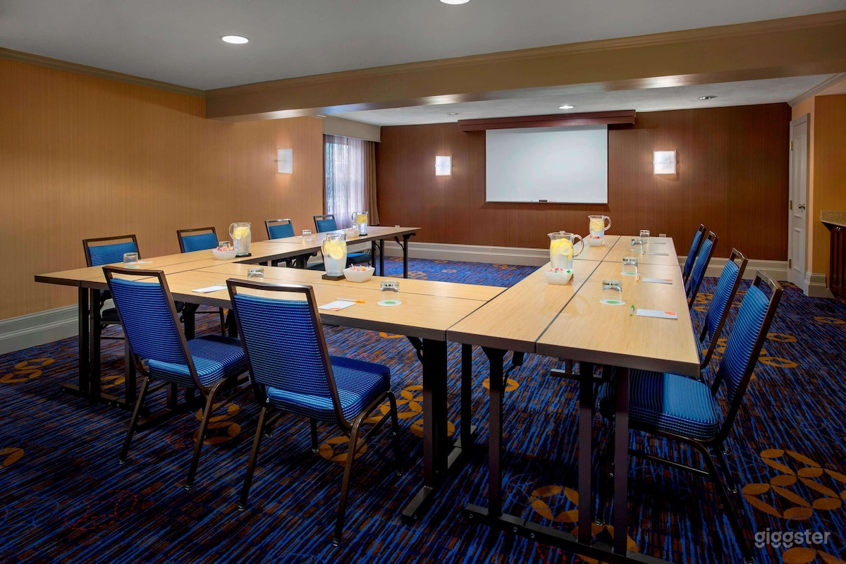 Hotel Meeting Room  Photo 1