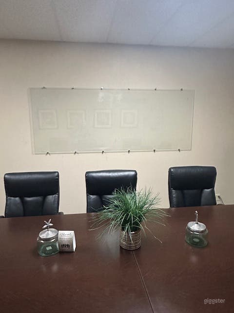 The Avalon, 8-Person Conference Room Photo 4