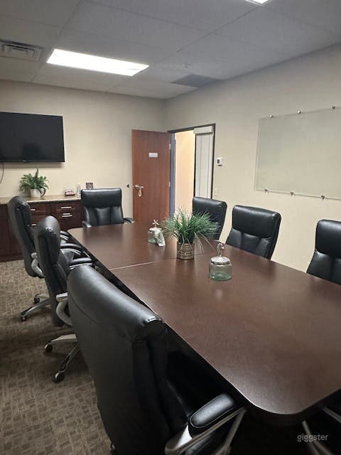 The Avalon, 8-Person Conference Room Photo 2