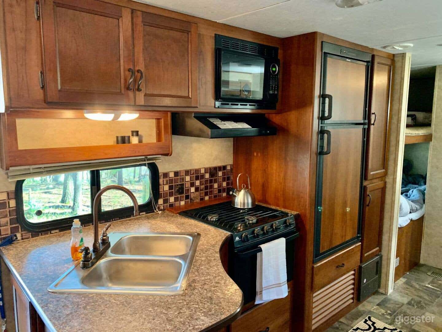 Avenger Oaks | Camper RV Photo 3