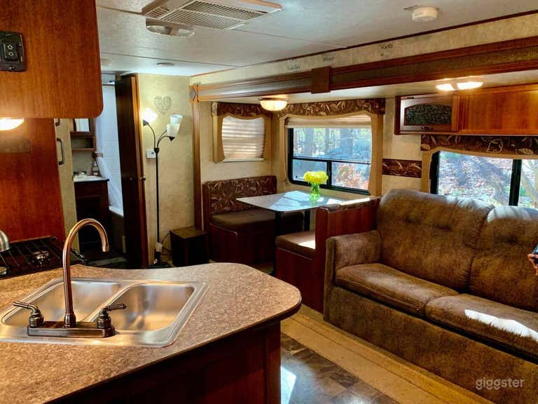  Avenger Oaks | Camper RV 