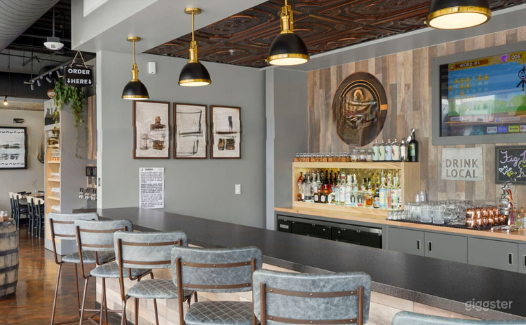  Versatile Venue with Vibrant Atmosphere  