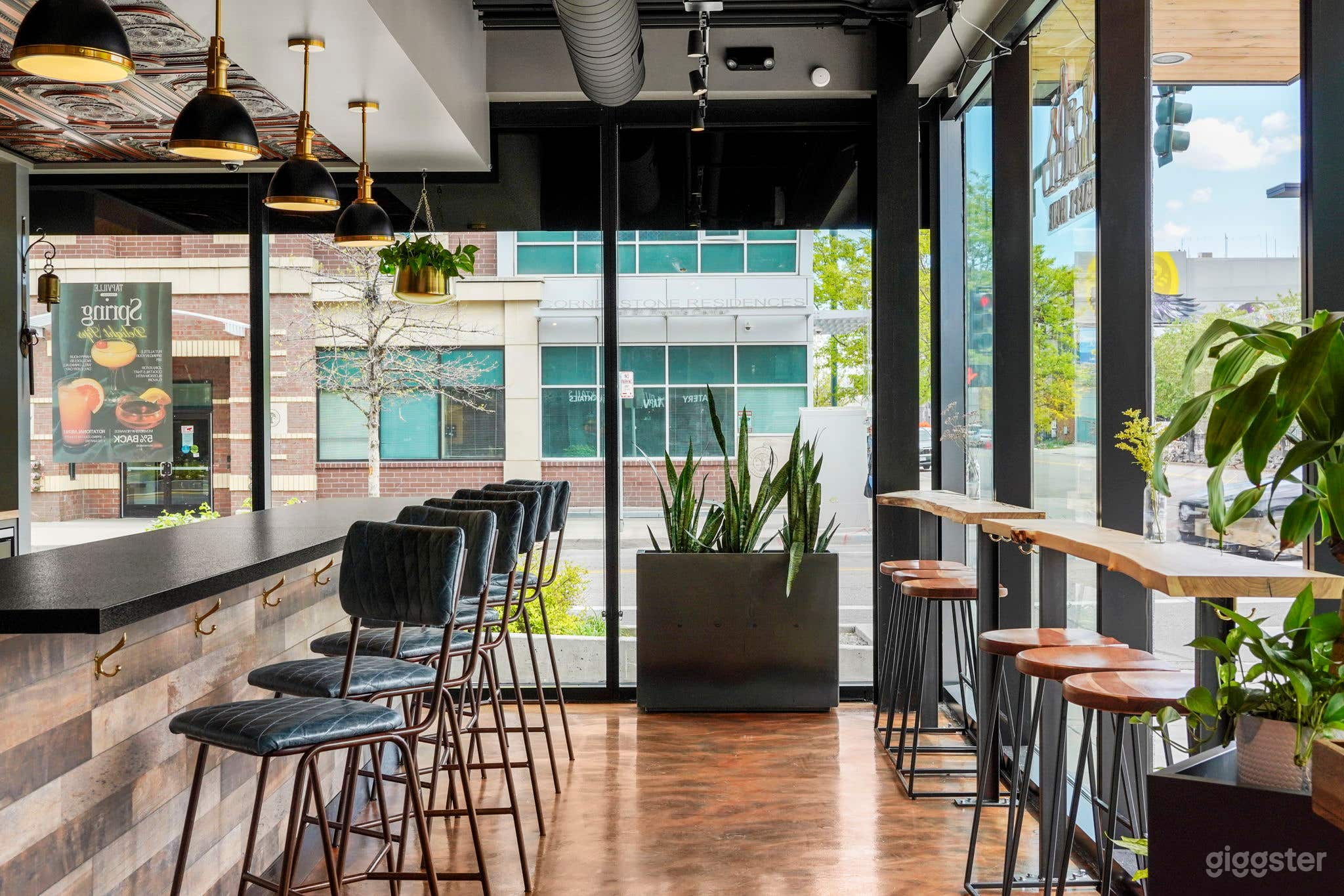 Versatile Venue with Vibrant Atmosphere  Photo 1