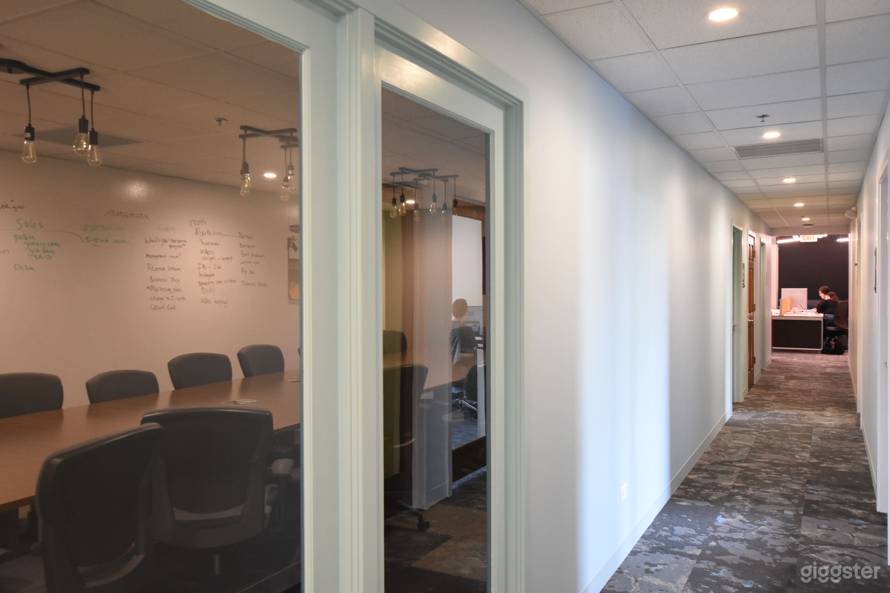 Boardroom (Zoom Room) Photo 4