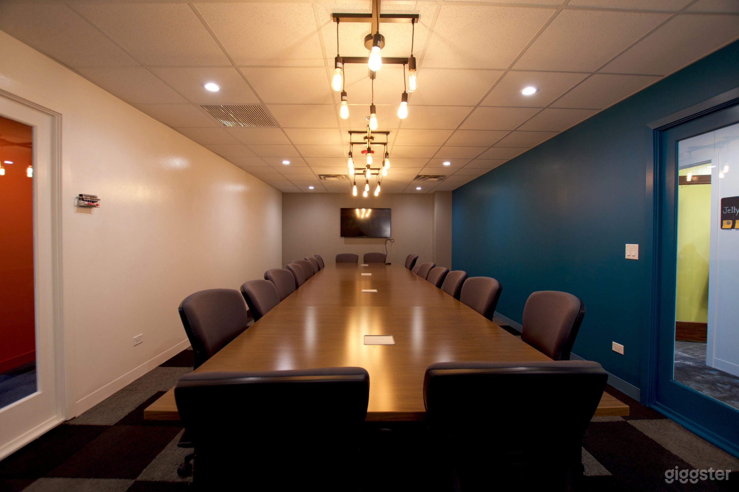 Boardroom (Zoom Room) Photo 2