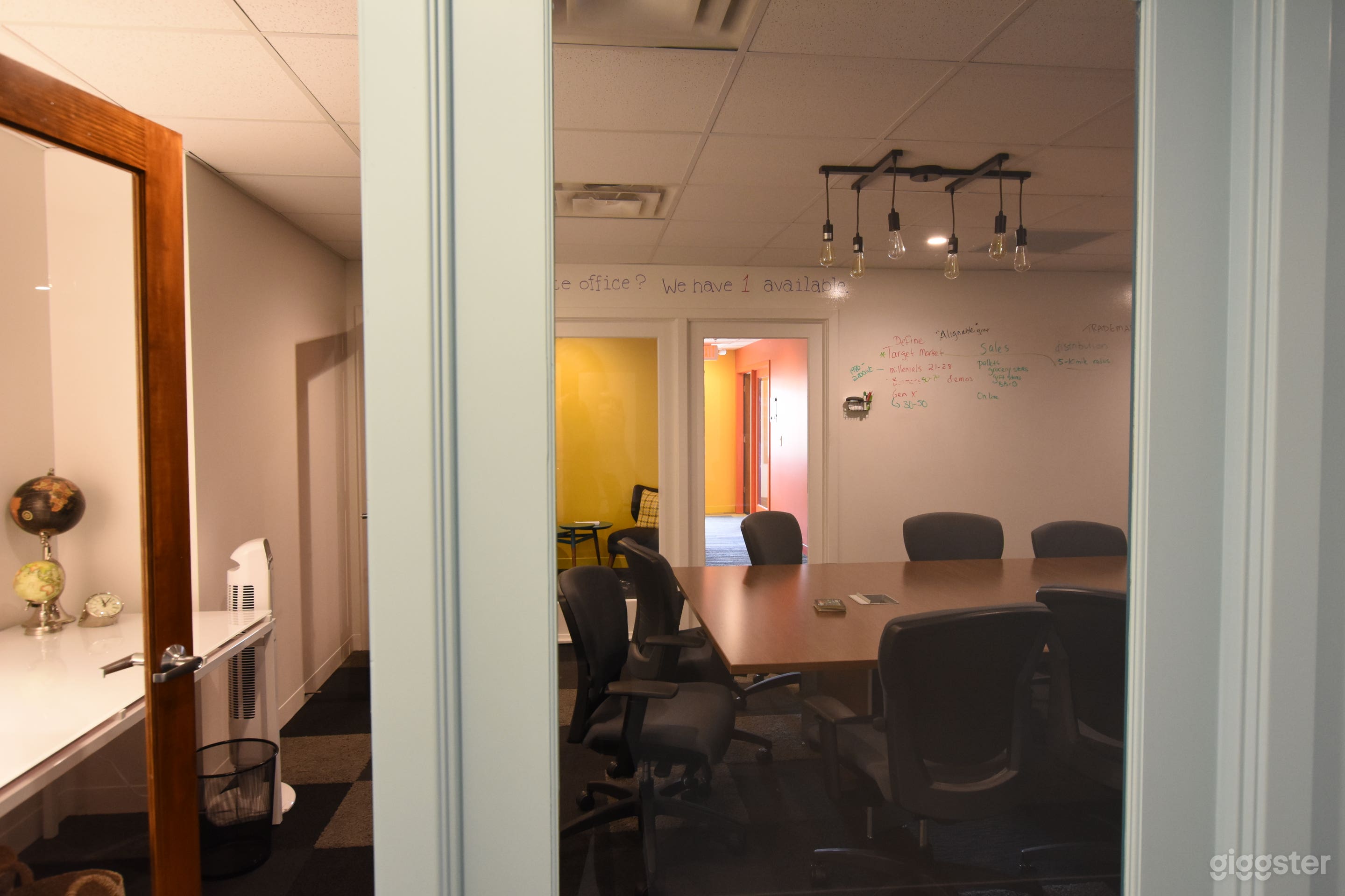 Boardroom (Zoom Room) Photo 3