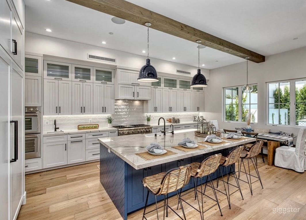 California Coastal Home, Open Concept, Pool! Photo 3