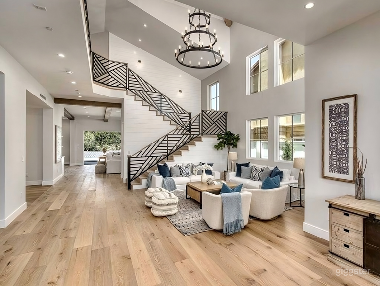  California Coastal Home, Open Concept, Pool! 