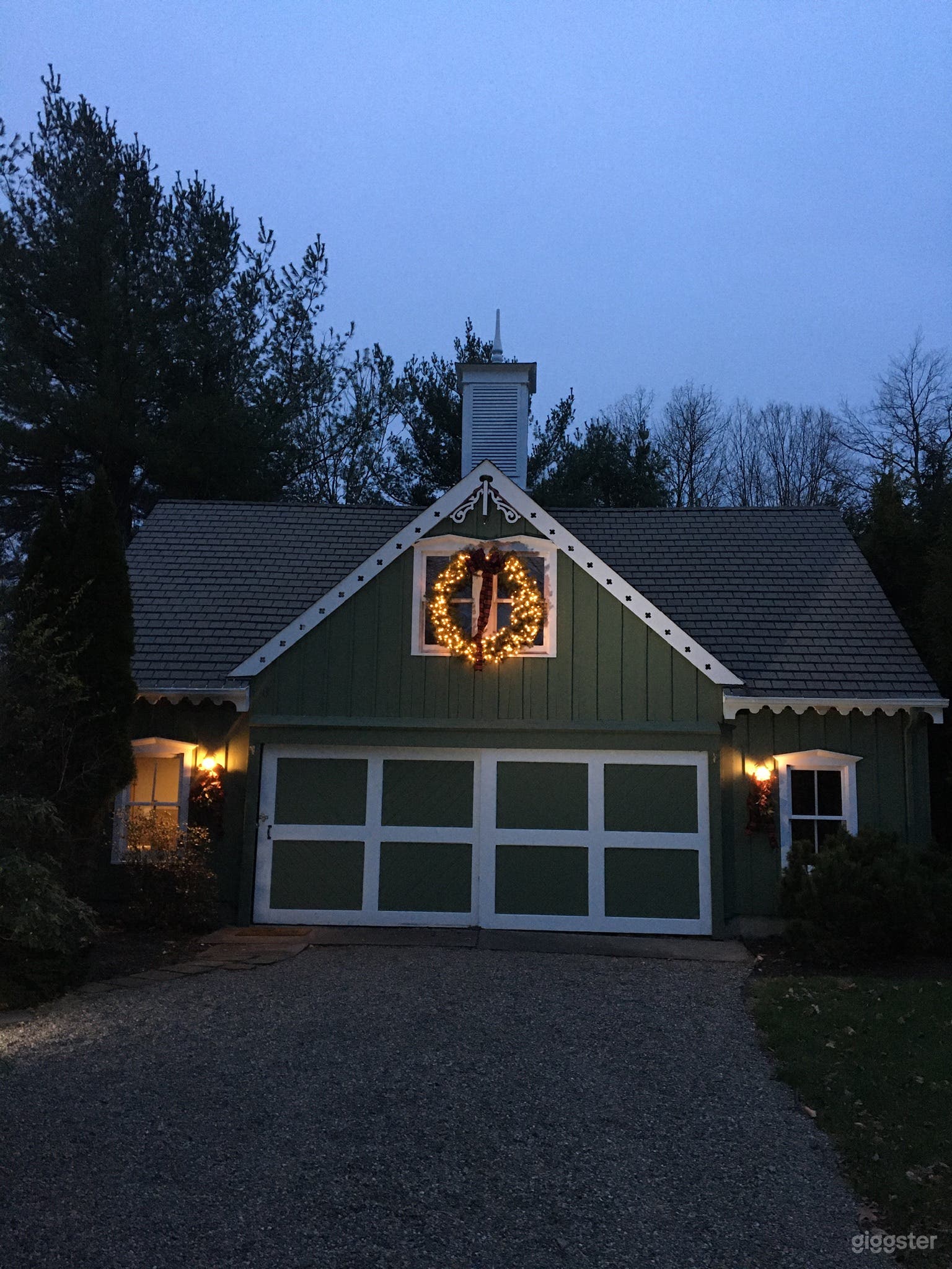 Victorian Historical House  Photo 3