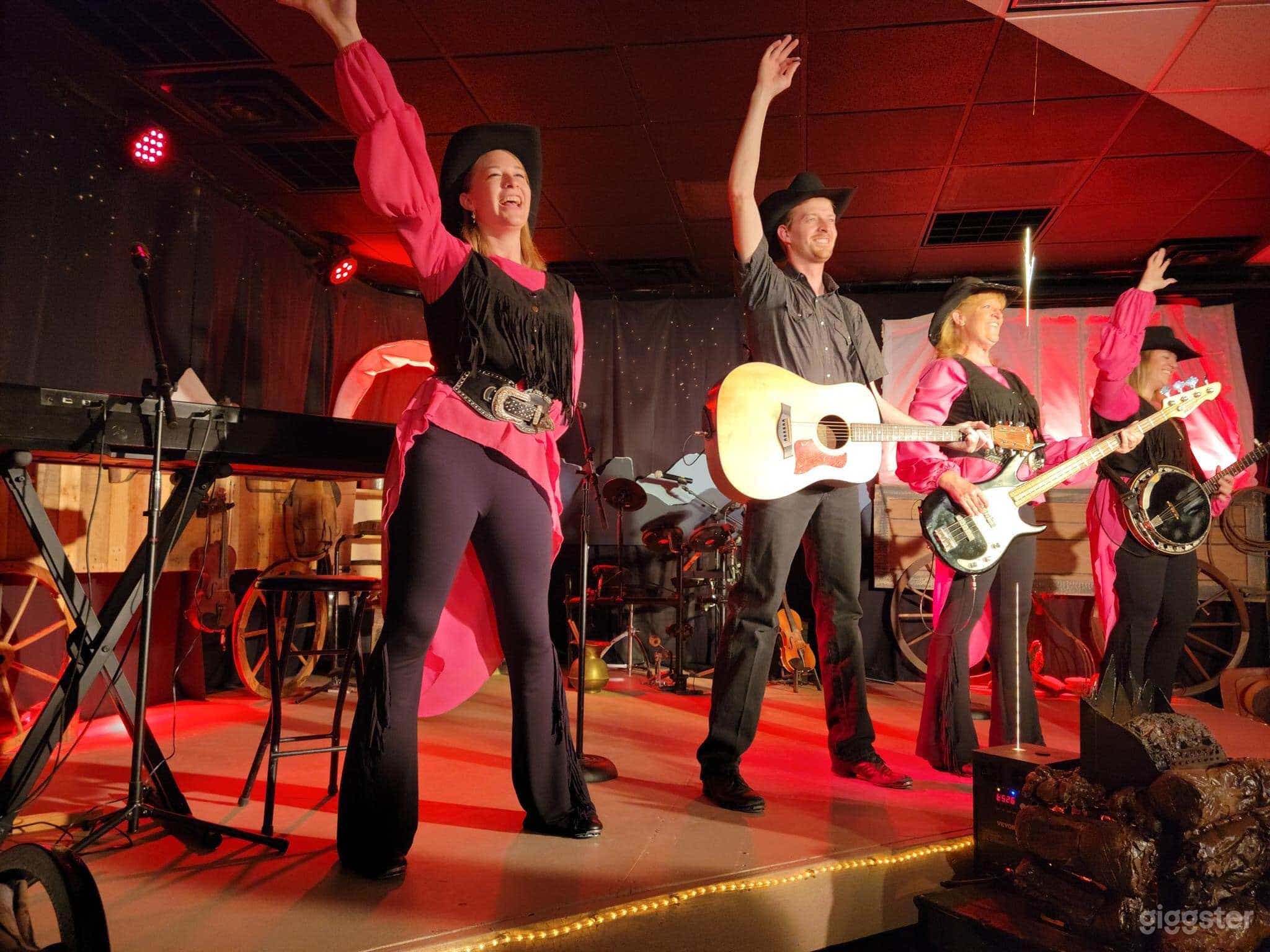 Awesome Place With Western Ambience in Henderson Photo 1