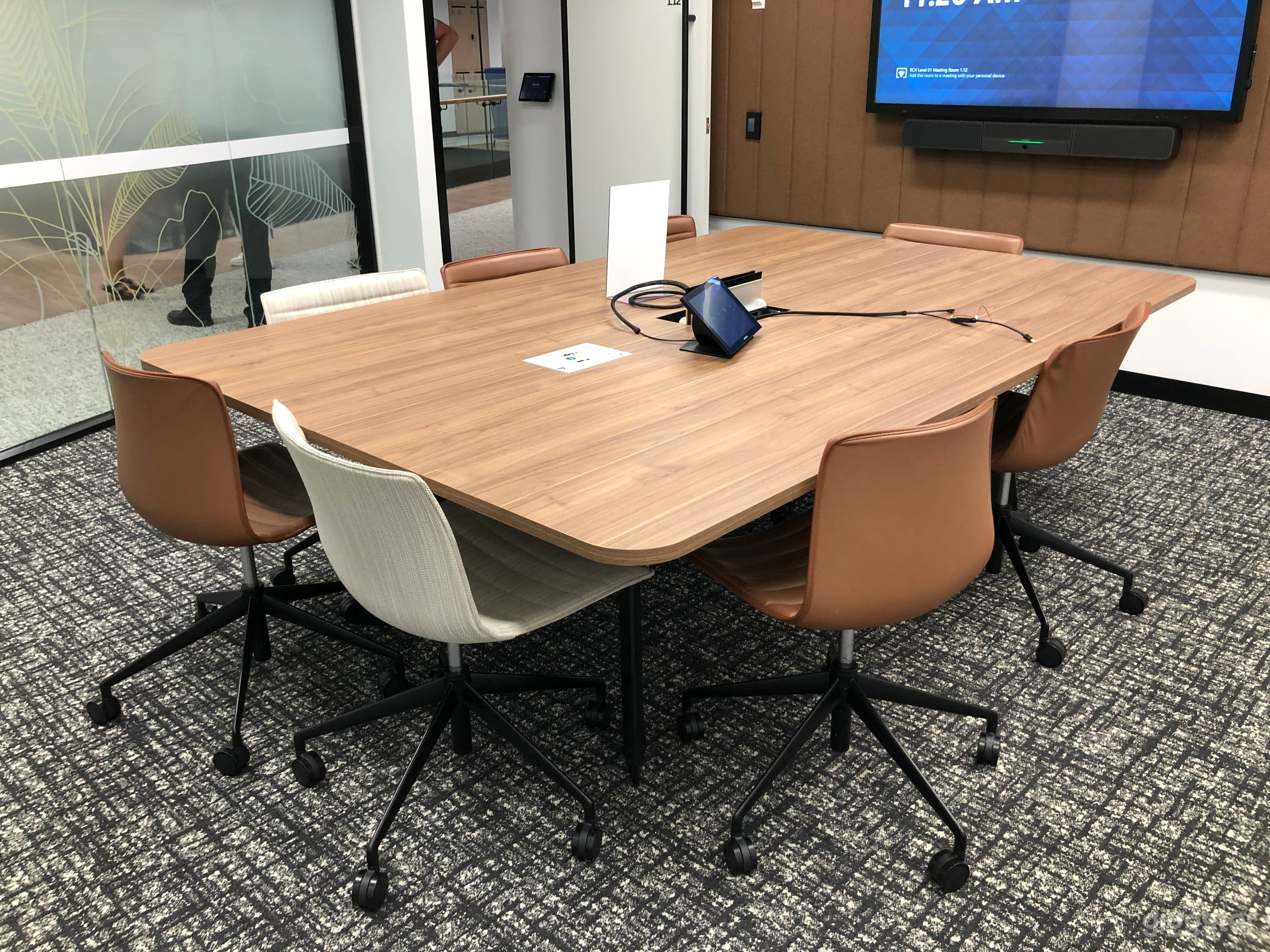 Large Meeting Room Photo 3