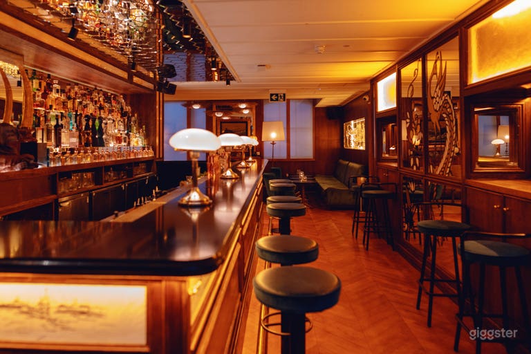  Luxury Bar Restaurant in central London 