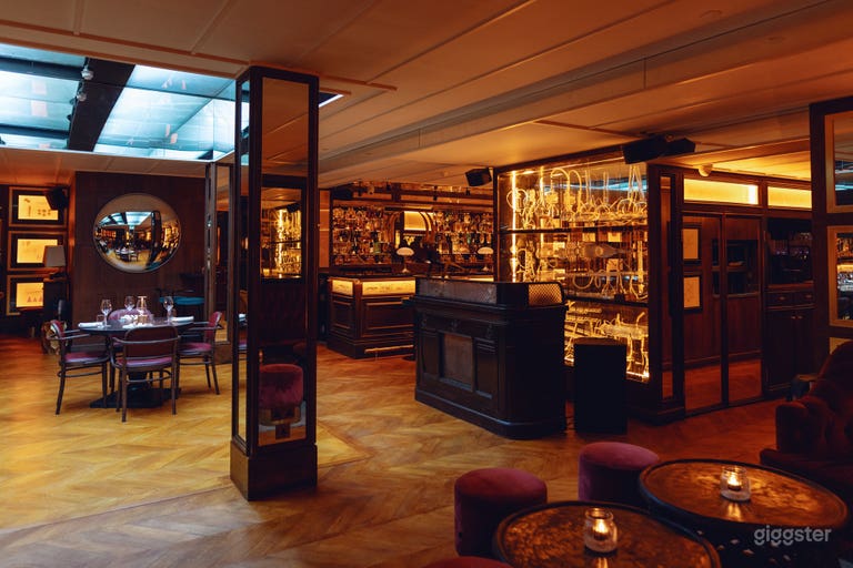  Luxury Bar Restaurant in central London 