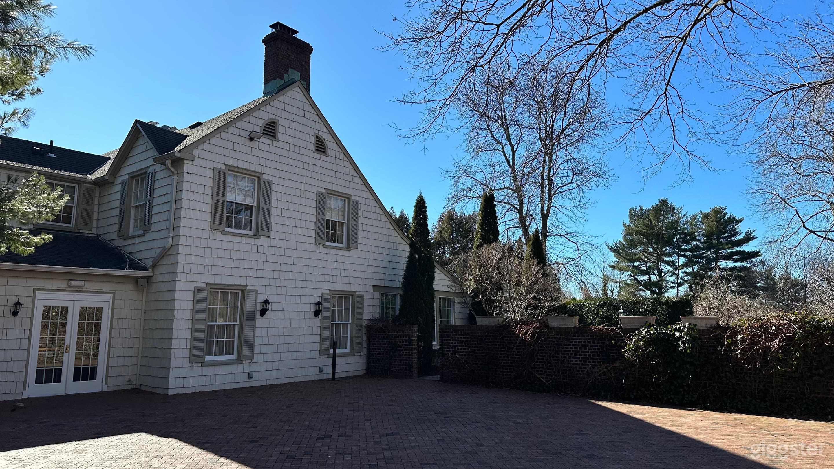 Mansion + Holding Space Photo 1