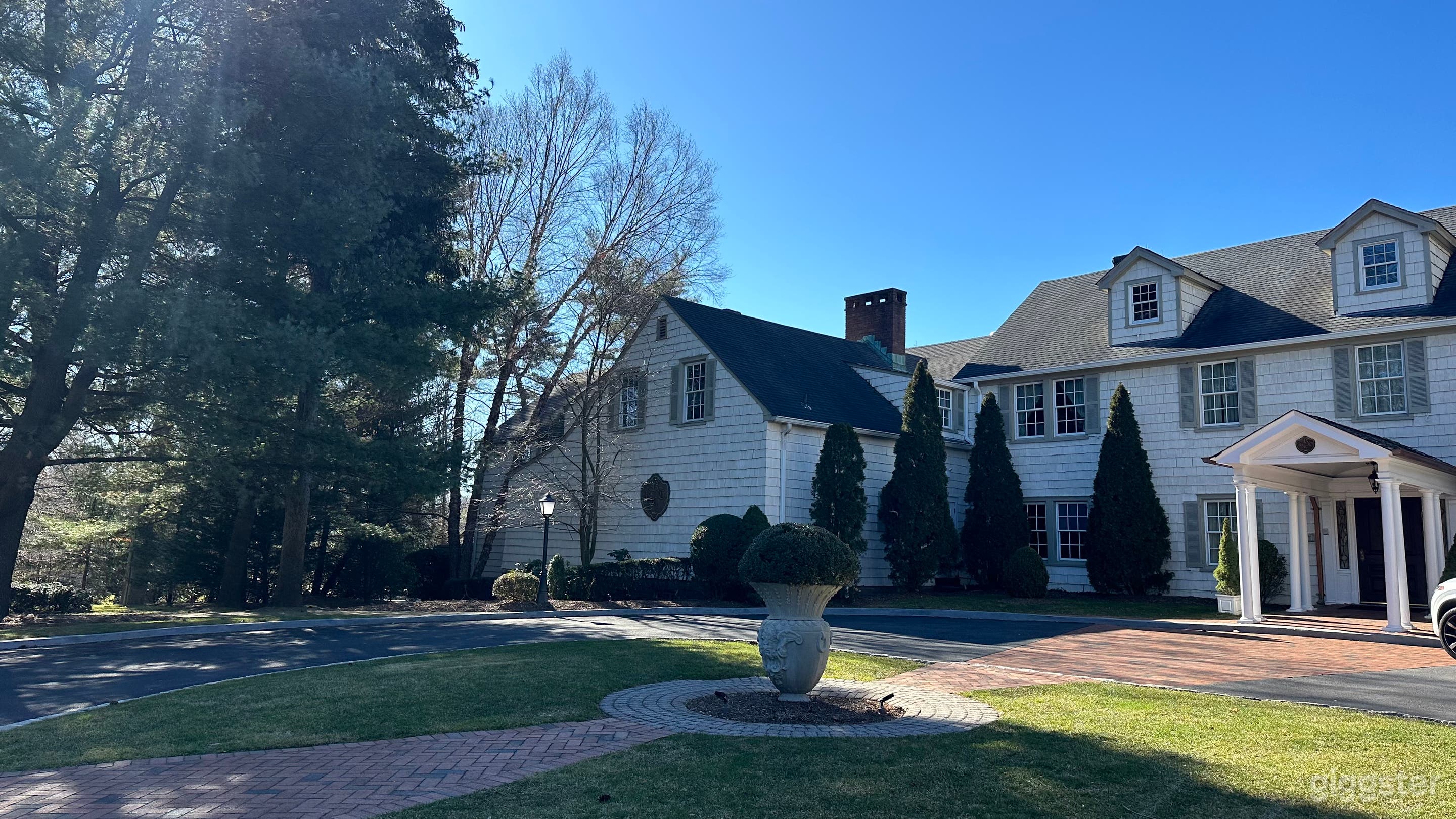 Mansion + Holding Space Photo 2