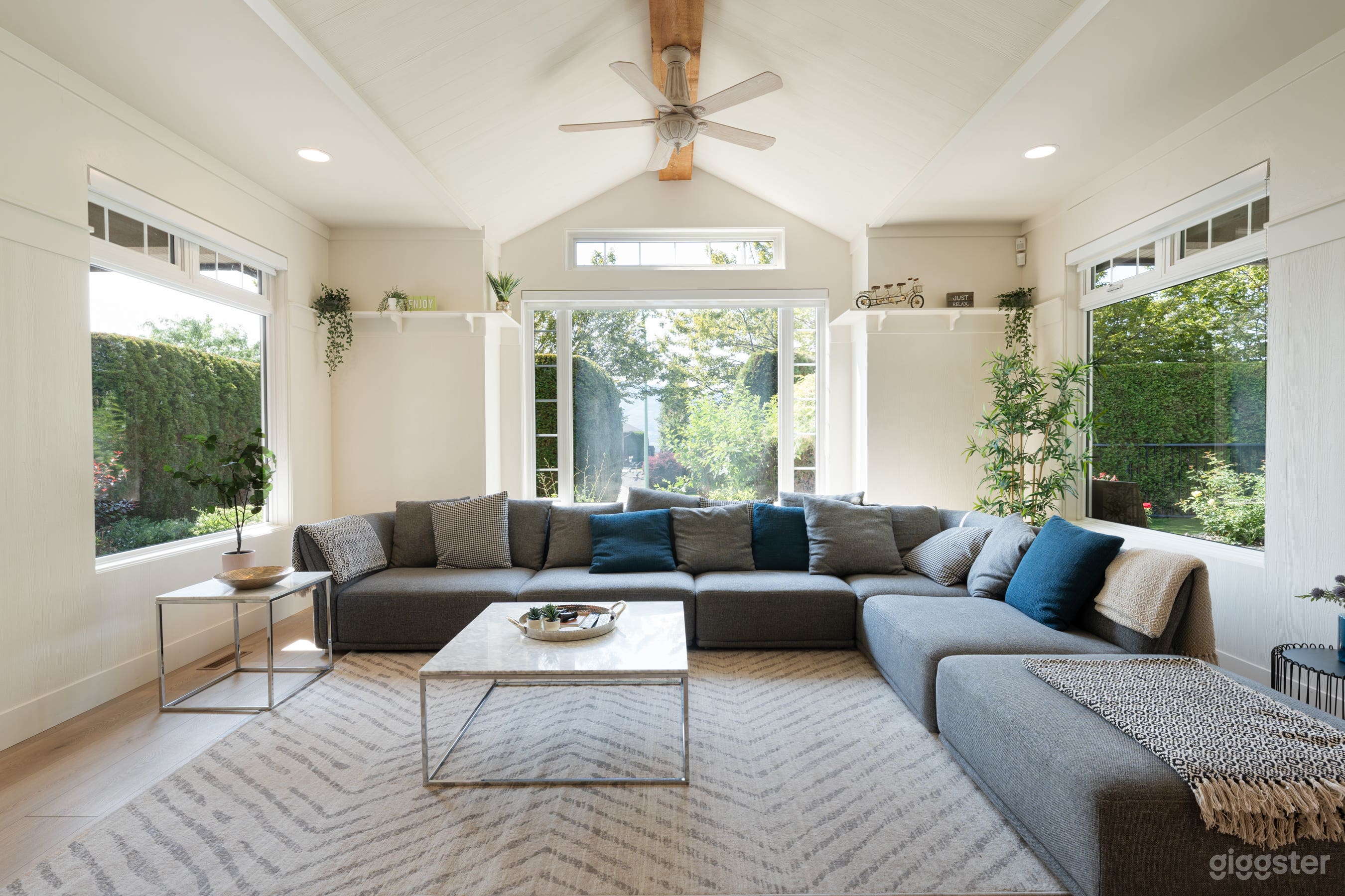 Modern Retreat in West Kelowna Wine Country Photo 1