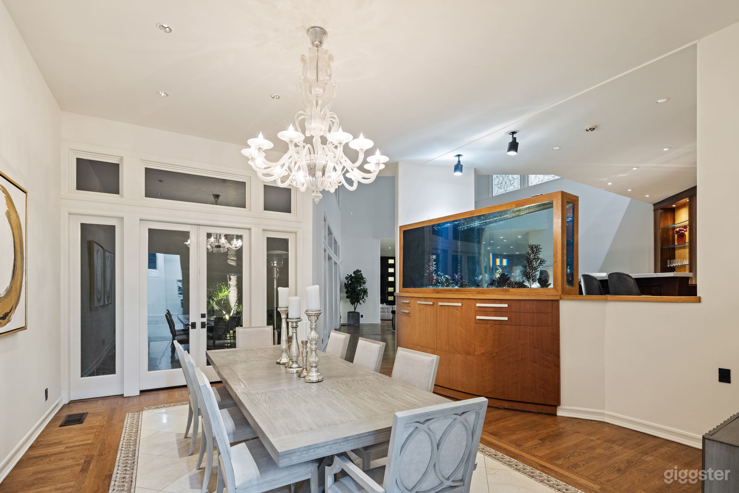 HILLSIDE MODERN PALM COURT PARADISE Photo 3