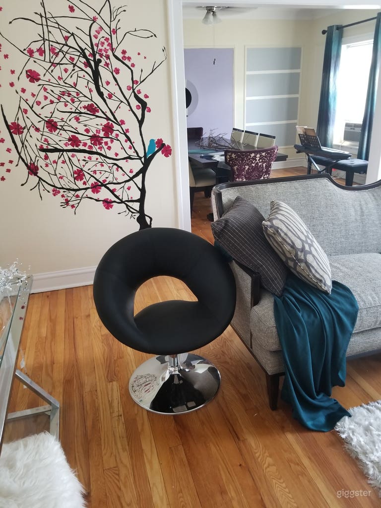  Extra swivel chair seating  