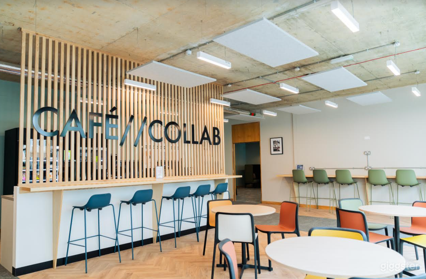 Cozy Hotdesk in Cambridge Photo 4