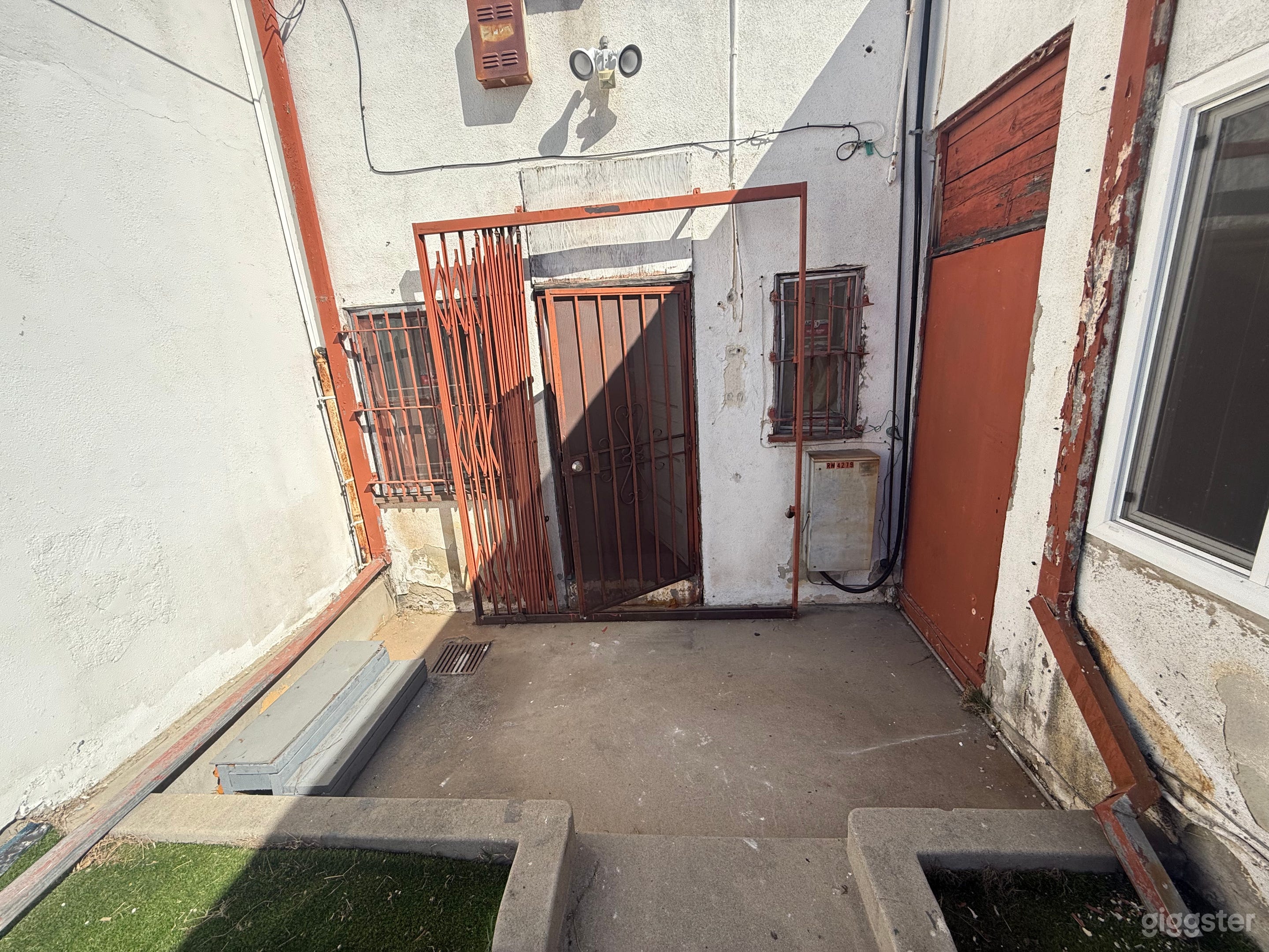 Modern Fitness Studio &amp; Hair Lounge Photo 3