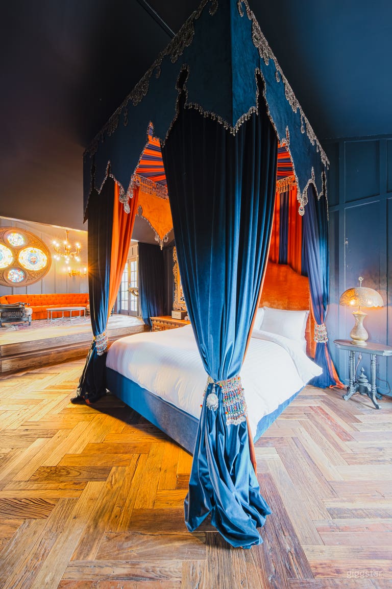  THE ENCHANTED TOPANGA HIDEAWAY 