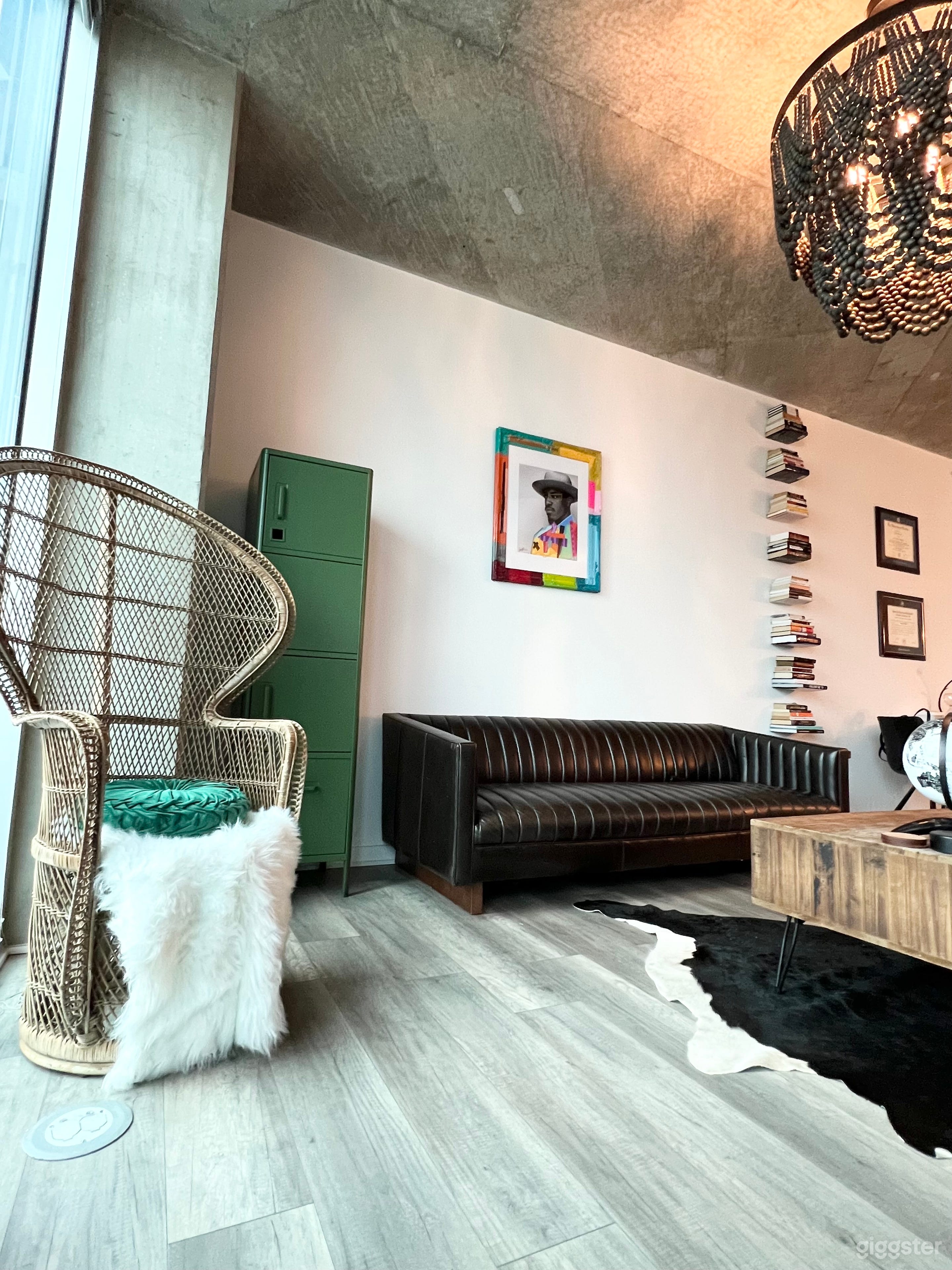 Modern Downtown Condo with Stunning Skyline View Photo 1