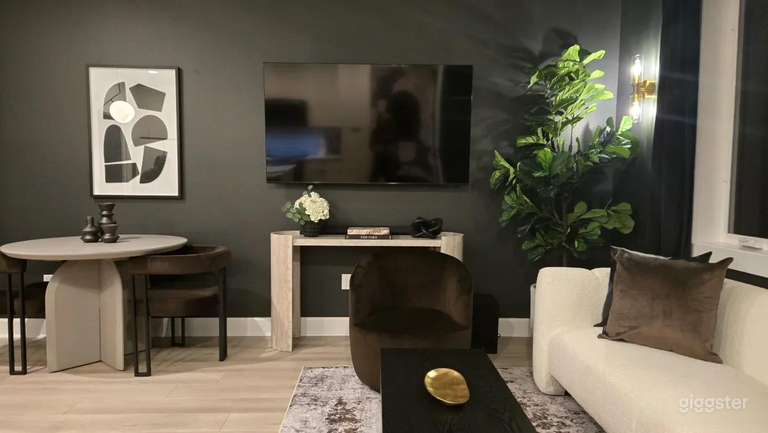  Luxe Downtown Modern Home with Patio 