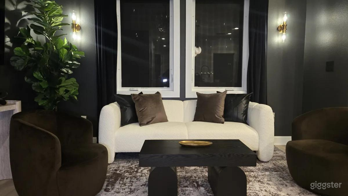 Luxe Downtown Modern Home with Patio Photo 2