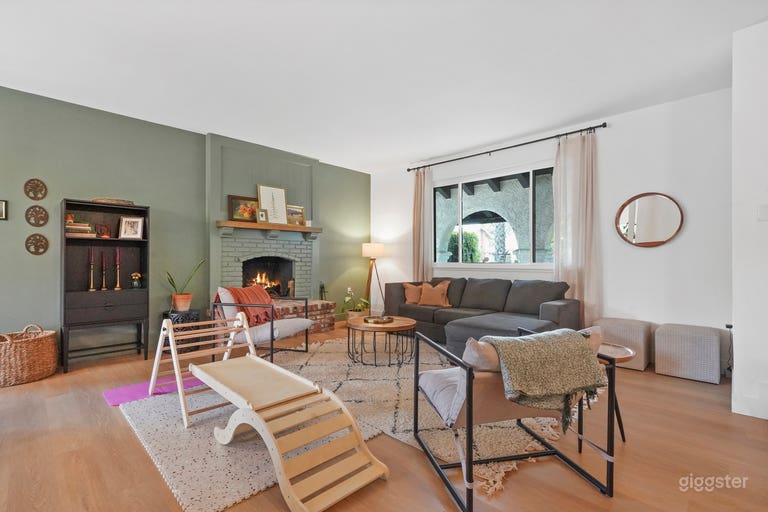  Modern Spanish on Double Cul de Sac in Chatsworth 