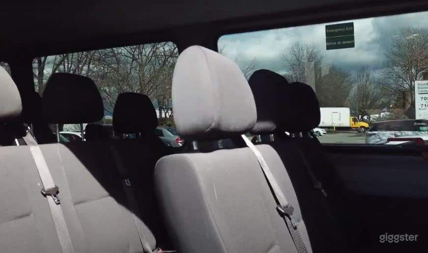 11 Pax Benz Sprinter Photo 3