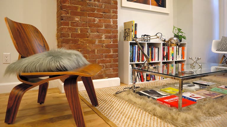  Minimalist mid-century modern lounge and kitchen 