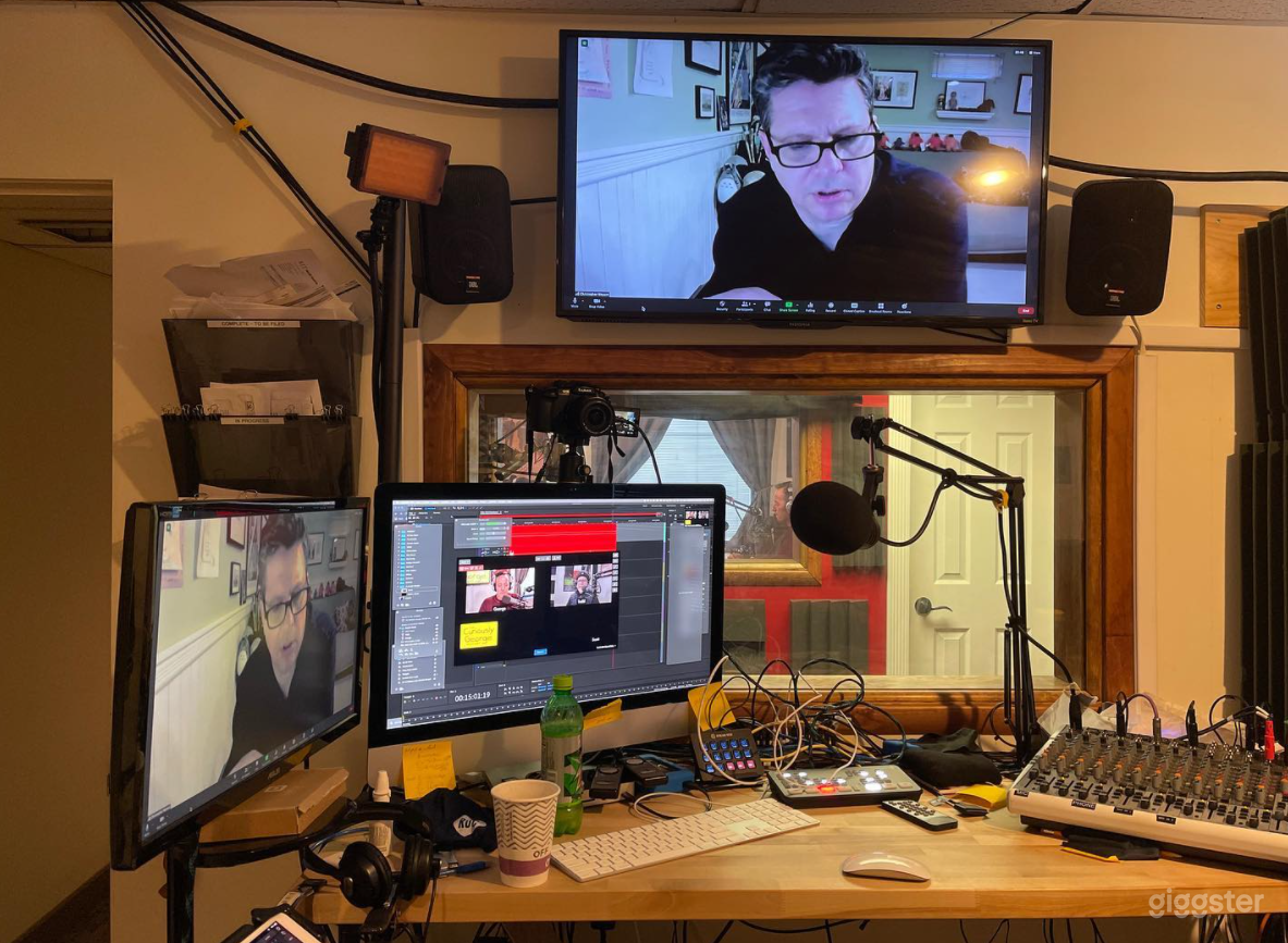 Legacy Studio Includes Lights, Green Screens, Mics, 2 Cameras and Operator Photo 4