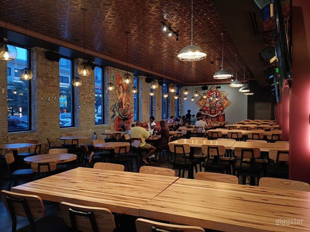 Sophisticated Bar in Lincoln Photo 2