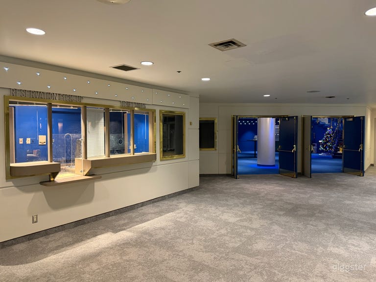  Two-Level Proscenium Theatre with 446 Seats 