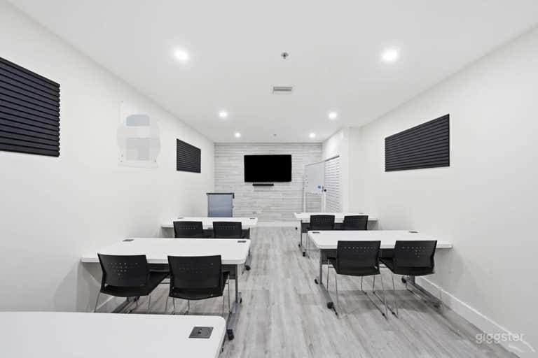  Private Breakout Room for Meetings, Workshops & Small Group 