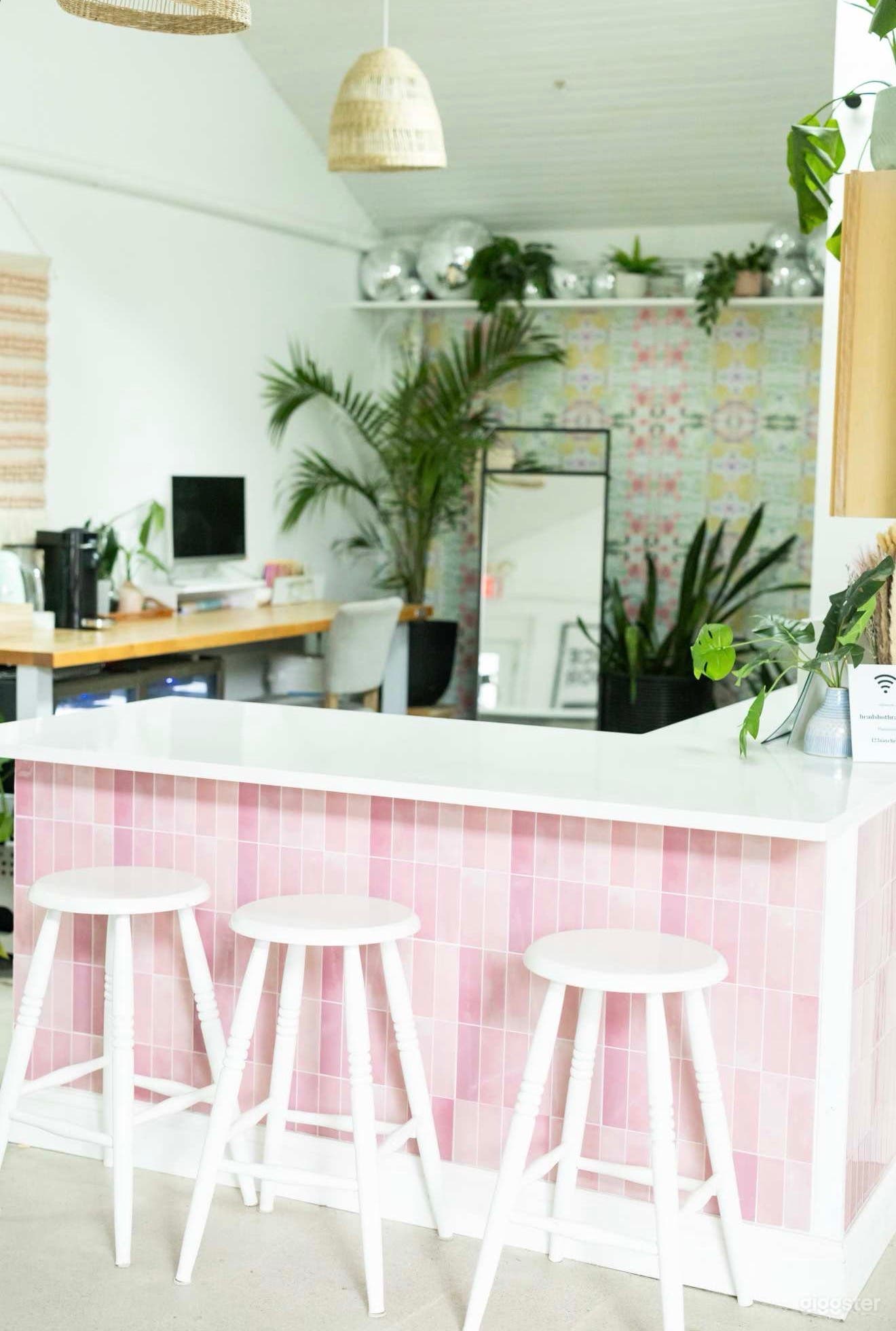 Luxury Lifestyle Loft & Studio Photo 2