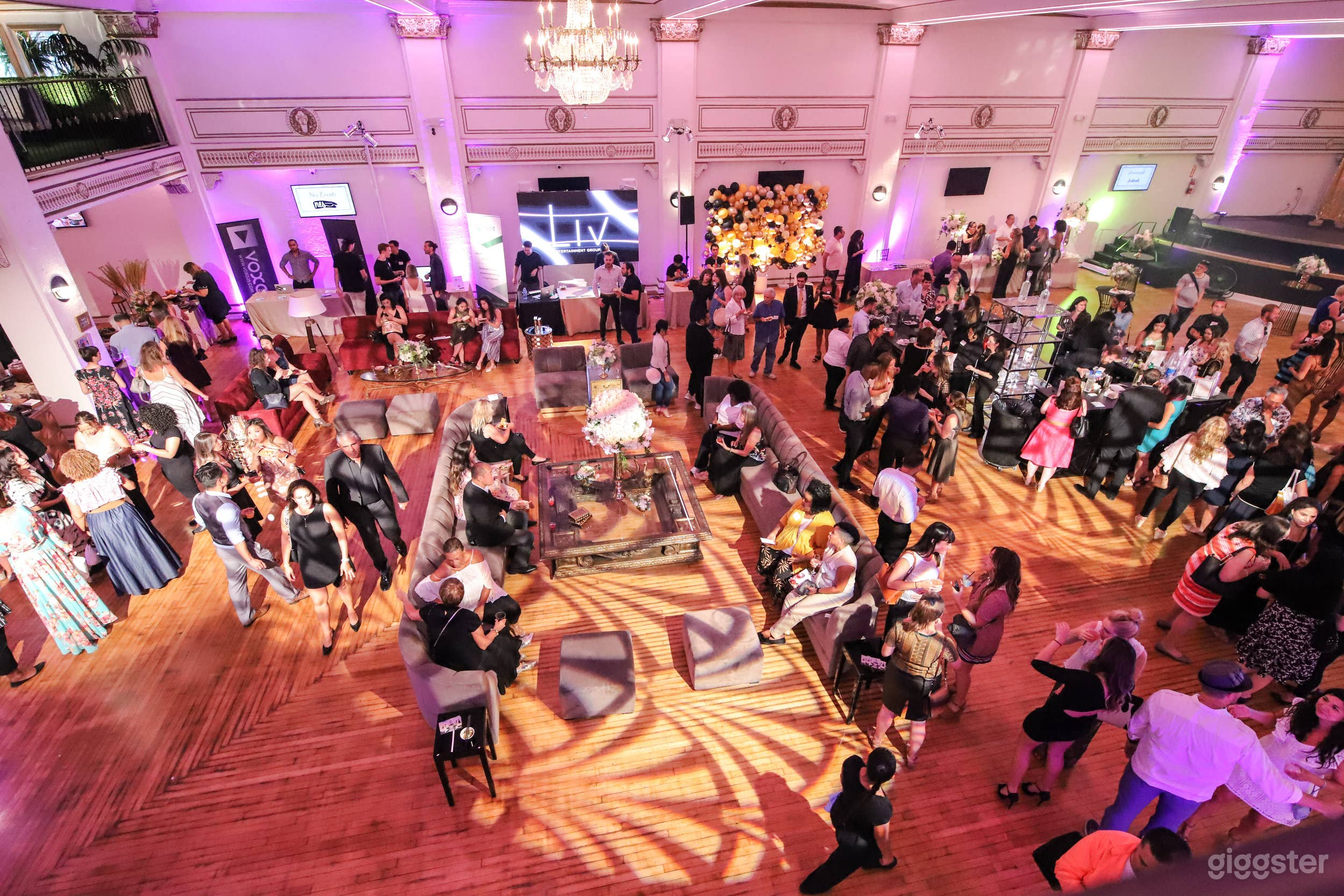 Large Ballroom in LA Photo 1