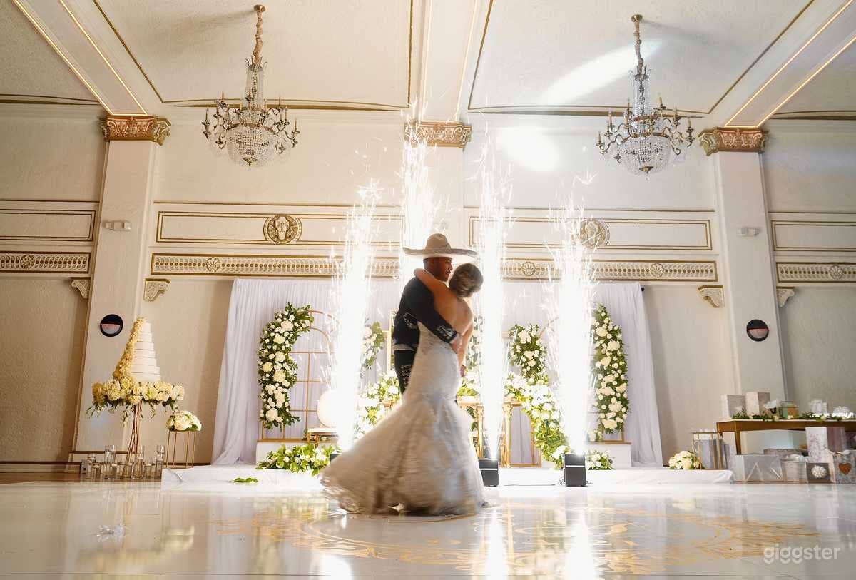 Large Ballroom in LA Photo 2