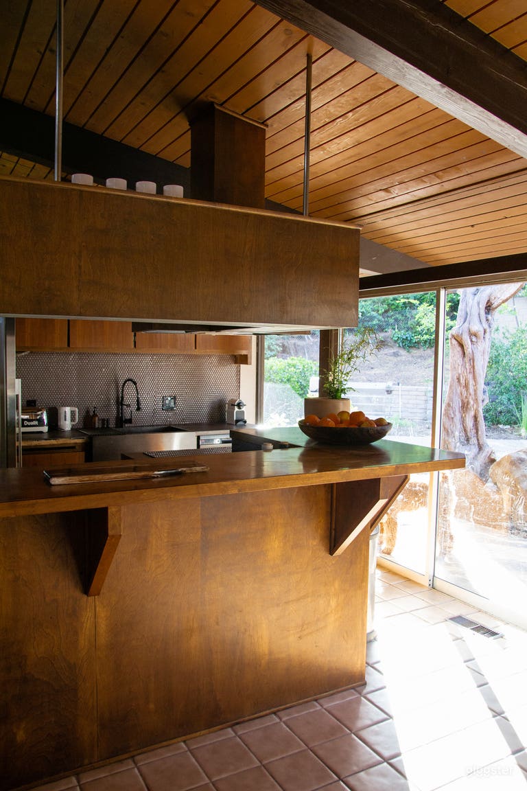  A 1960’s MID CENTURY JEM AT ROY ROGERS ESTATES  