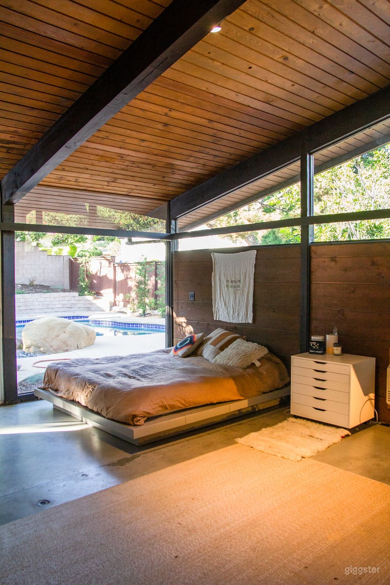  A 1960’s MID CENTURY JEM AT ROY ROGERS ESTATES  