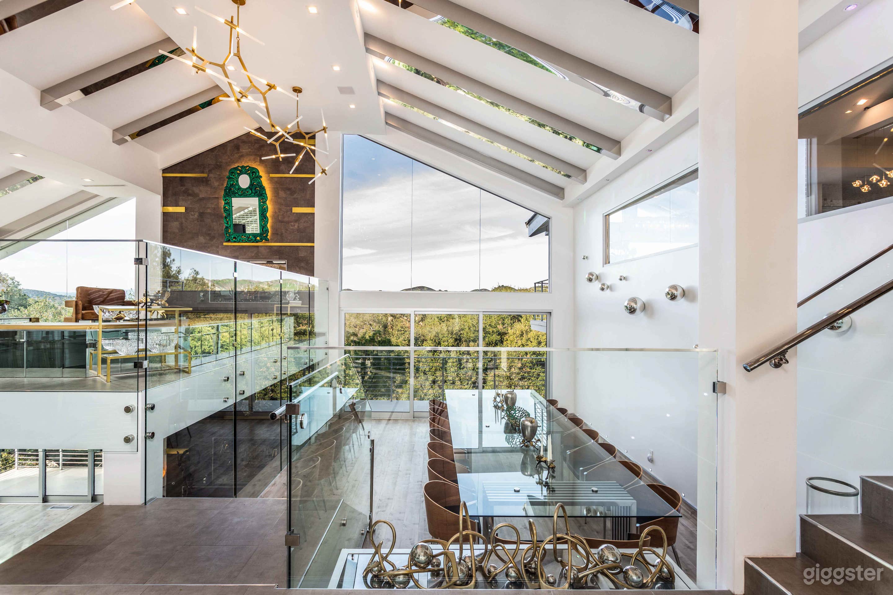 The Contemporary Glass Mansion Photo 4