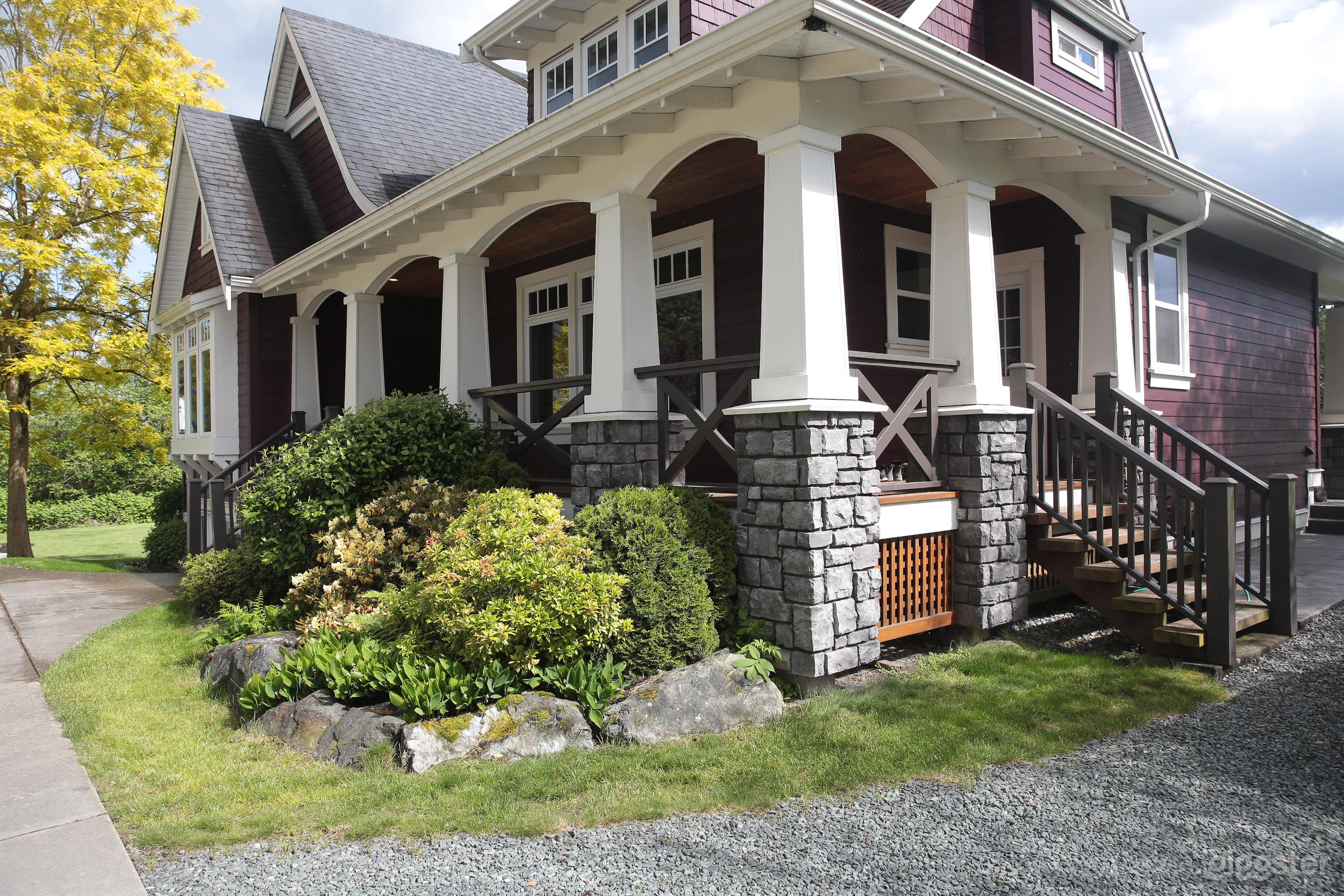 Craftsman Style Farmhouse on Acreage with Barn Photo 4