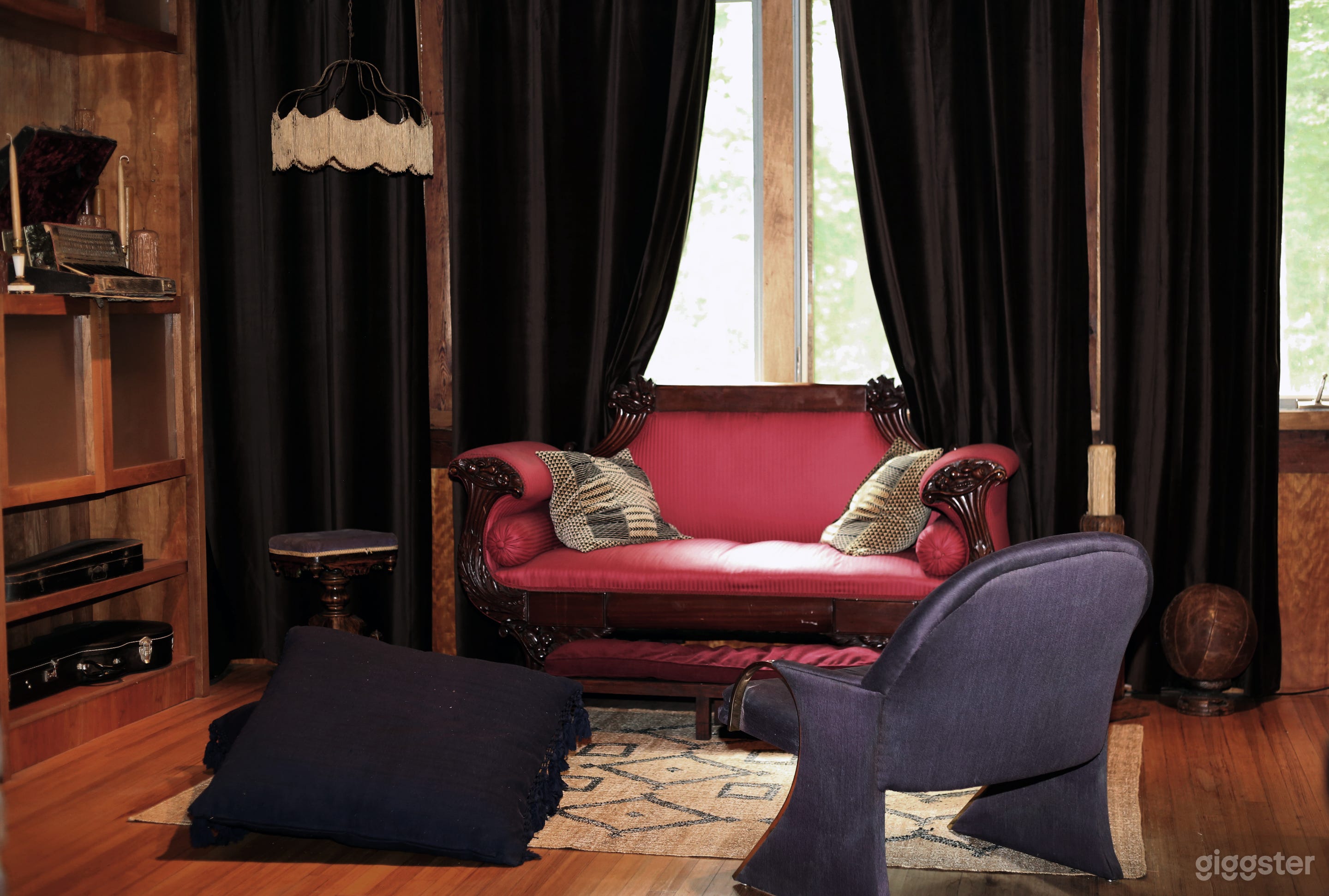 The Chaplin Mansion in the Woods Photo 3