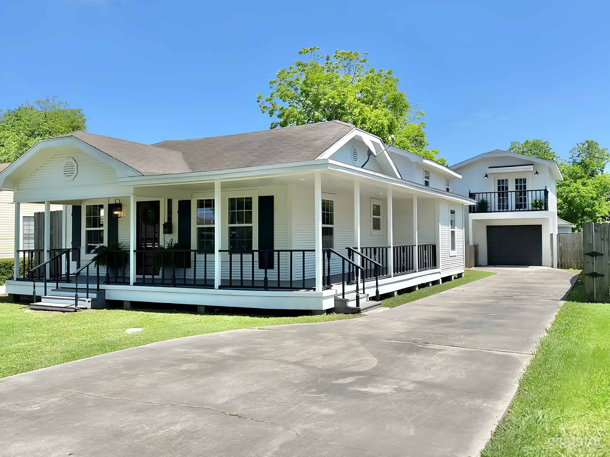 6 BRs Spacious Charming House Photo 2