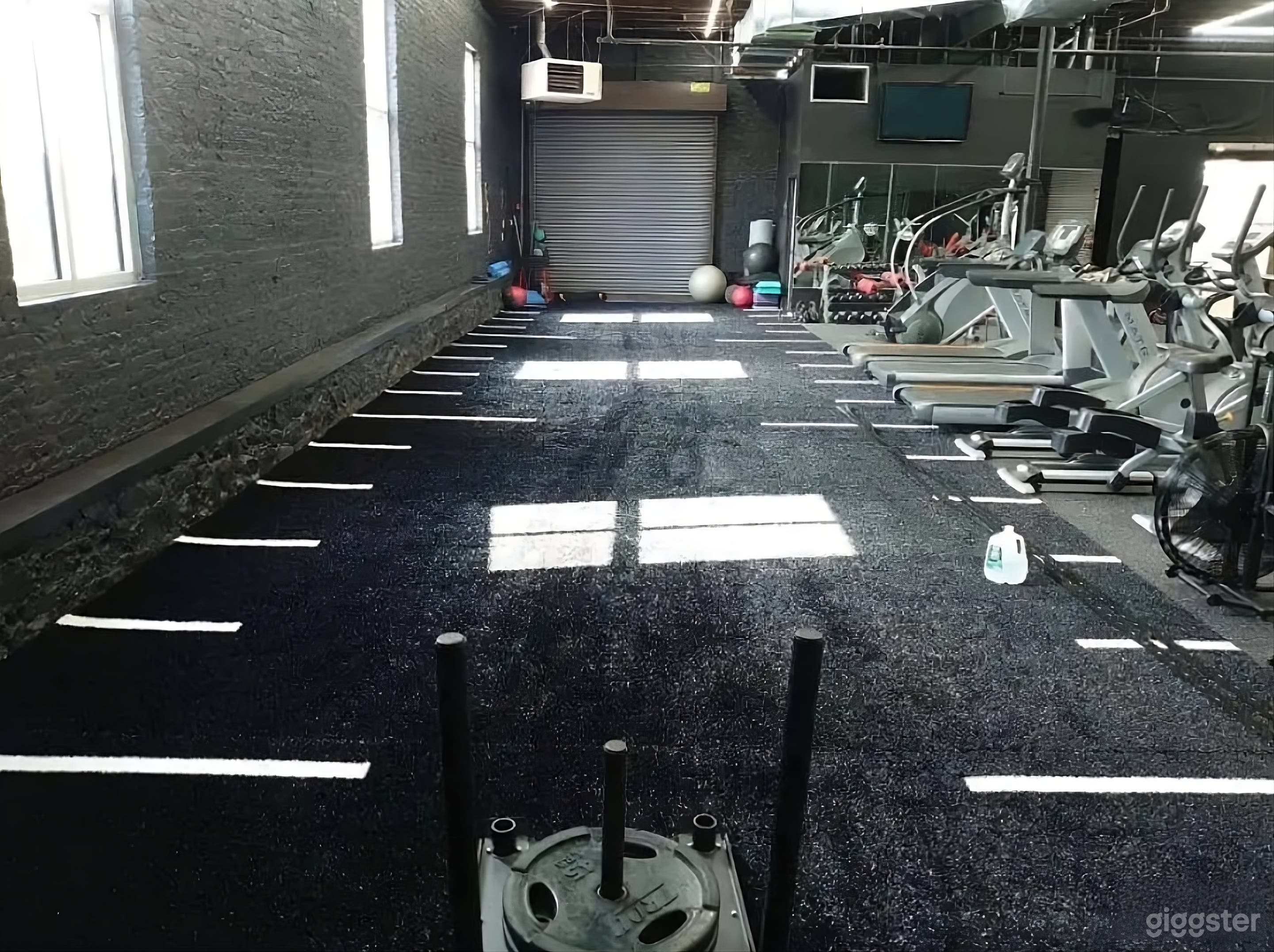 Personal Training Gym Fitness Center for Rent Photo 4